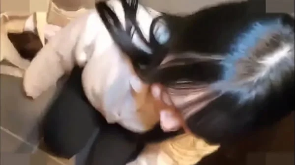 巨乳の黒髪日本人美女。清楚な素人。フェラと口内射精とパイパンに中出しセックス。無修正