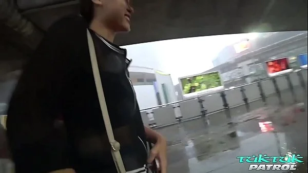 TUKTUKPATROL Tight Pussy Teen Welcomes Foreign Cock